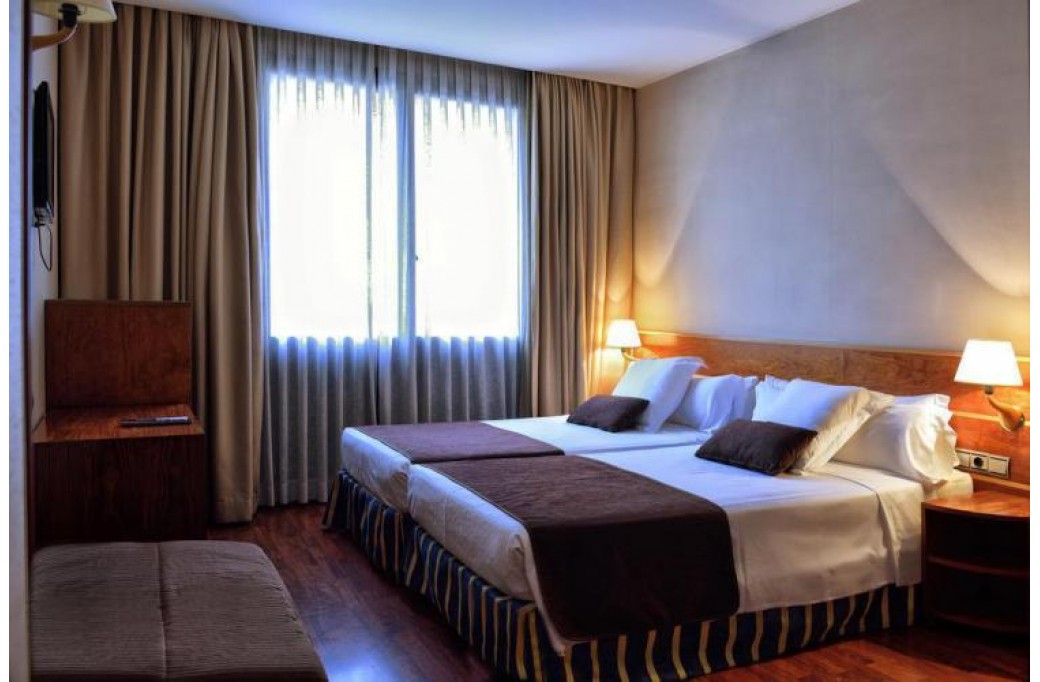 Готель Hotel Hlg Citypark Pelayo, 2★ Готель Hotel Hlg Citypark Pelayo, 2★