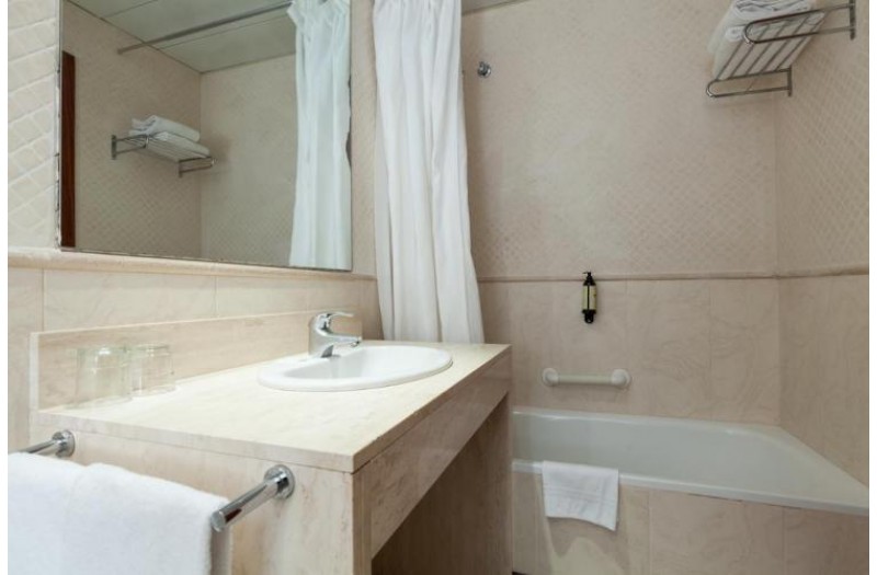 Готель Hotel Hlg Citypark Pelayo, 2★ Готель Hotel Hlg Citypark Pelayo, 2★