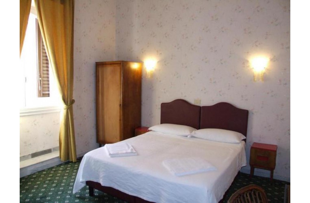 Готель Hotel Texas, 2★ Готель Hotel Texas, 2★