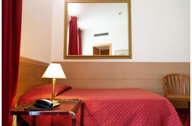 Готель IH Hotel Milano St John, 4★