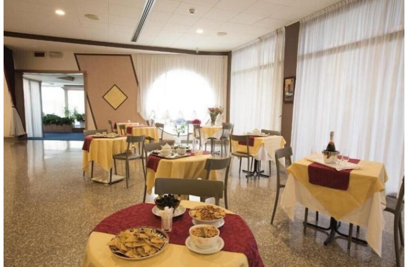 Готель IH Hotel Milano St John, 4★