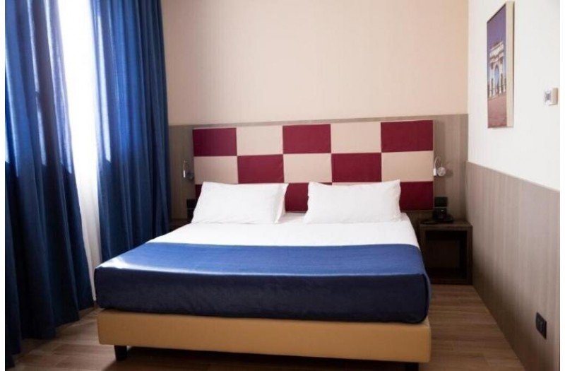 Готель IH Hotel Milano St John, 4★
