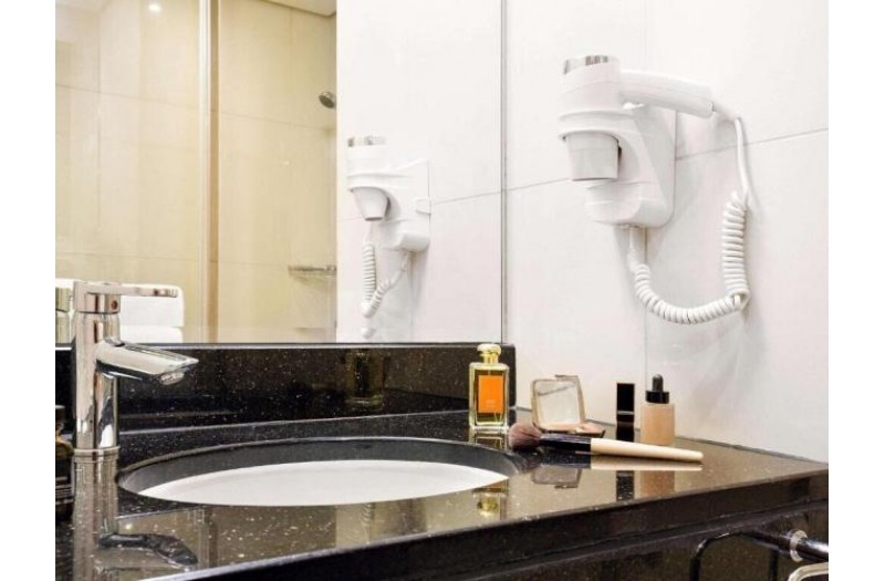 Готель Ibis Hotel Al Rigga, 2★
