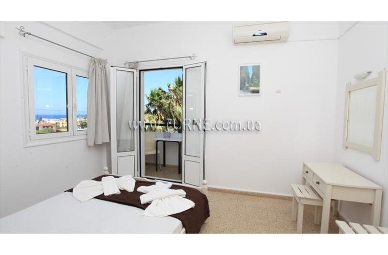 Готель Iraklis Apartments, 3★
