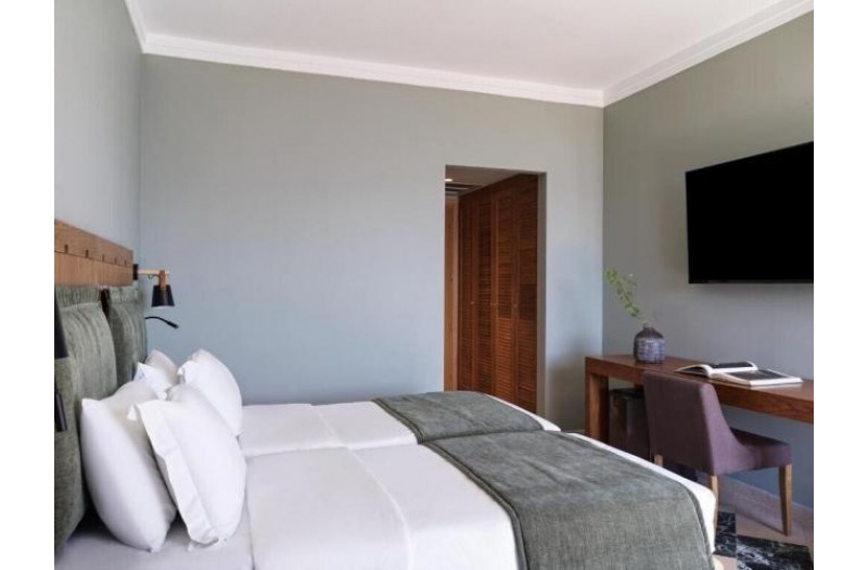 Готель Kalamaki Beach Hotel, 4★