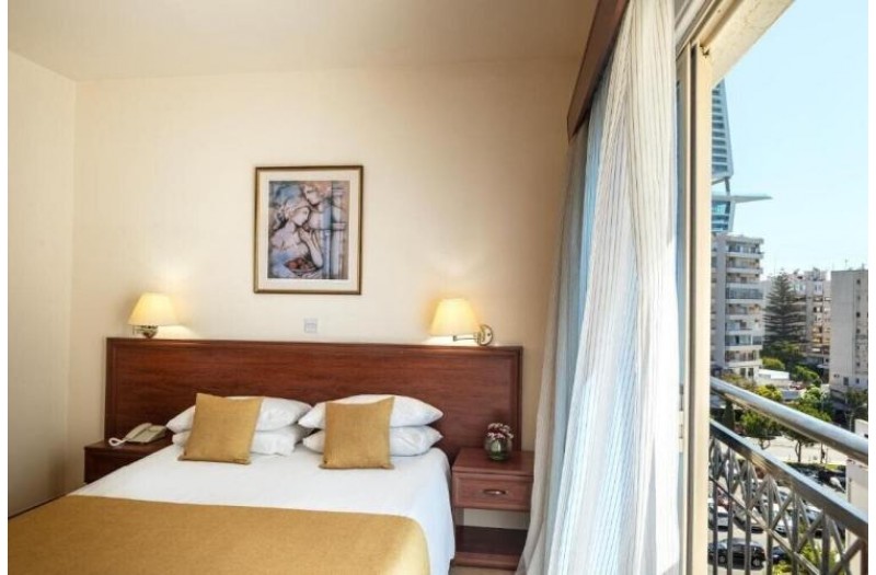 Готель Kapetanios Hotel, 3★ Готель Kapetanios Hotel, 3★
