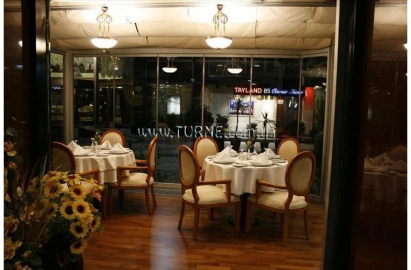 Готель Kervansaray Hotel Taksim, 4★