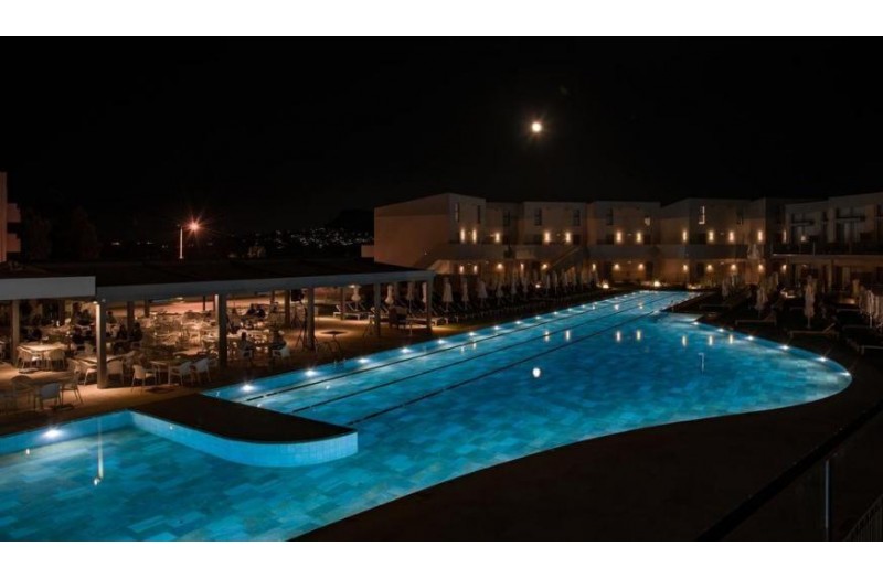 Готель Kiani Beach Resort, 5★