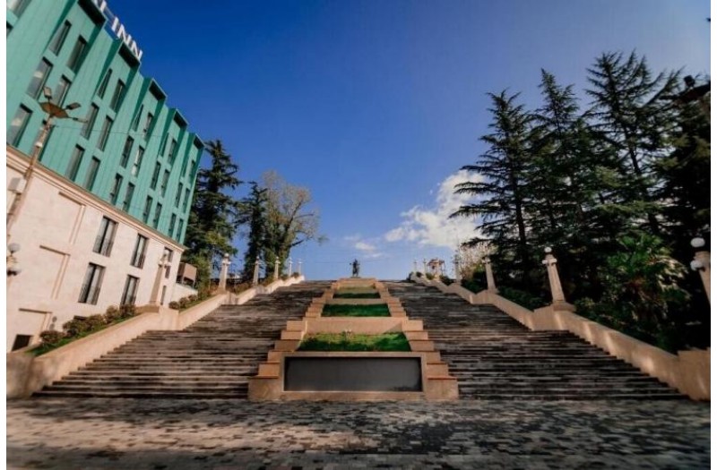 Готель Kutaisi Inn No Category, 1★