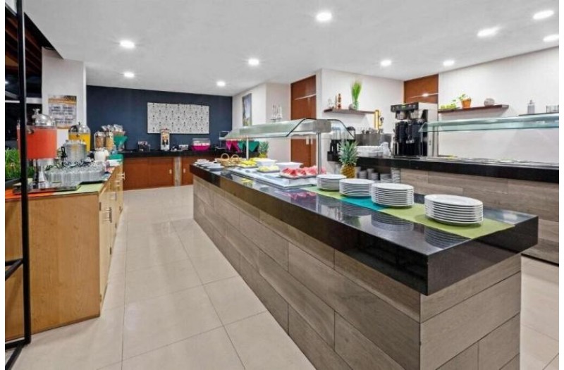 Готель La Quinta Inn & Suites Cancun, 4★ Готель La Quinta Inn & Suites Cancun, 4★