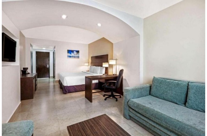 Готель La Quinta Inn & Suites Cancun, 4★ Готель La Quinta Inn & Suites Cancun, 4★