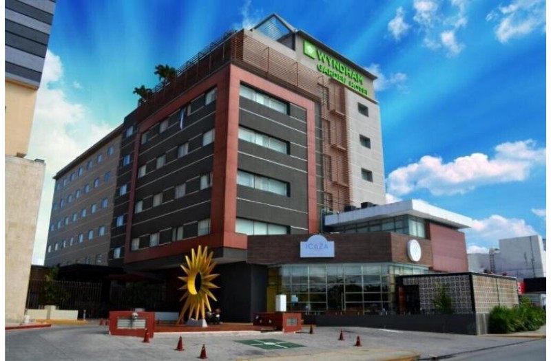Готель La Quinta Inn & Suites Cancun, 4★ Готель La Quinta Inn & Suites Cancun, 4★