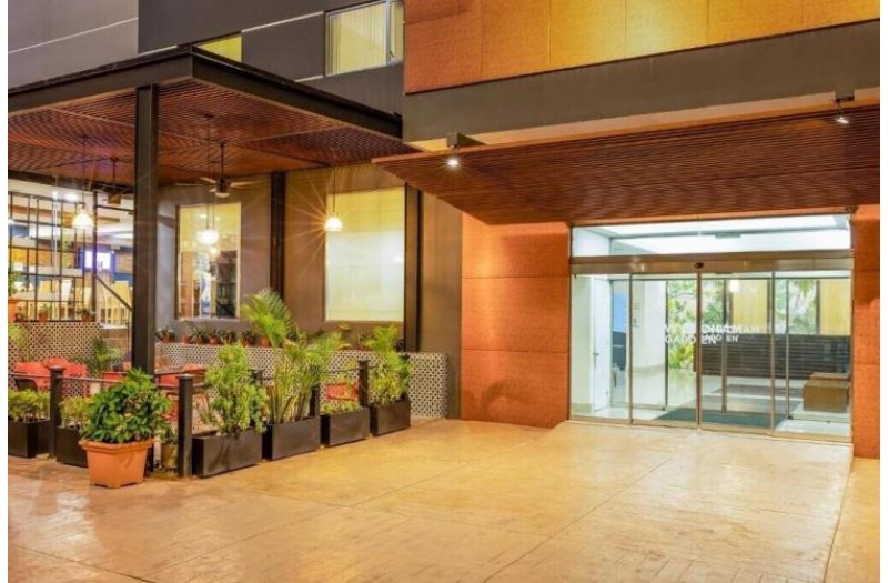 Готель La Quinta Inn & Suites Cancun, 4★ Готель La Quinta Inn & Suites Cancun, 4★