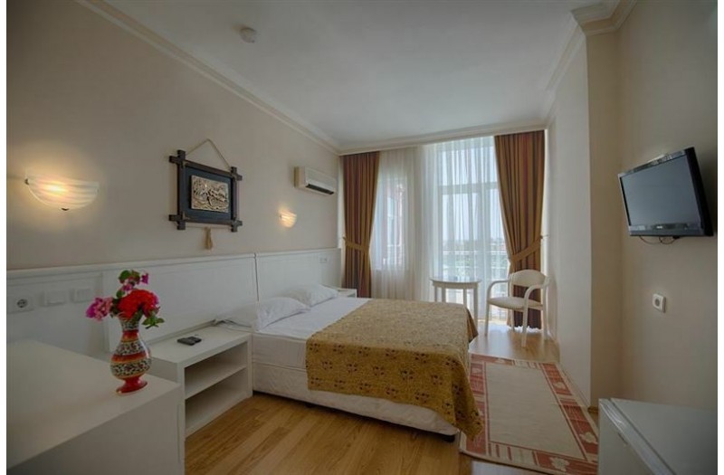 Готель Lara World Hotel, 3★