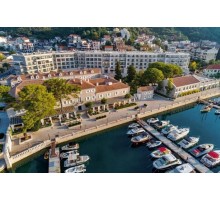 Готель Lazure Hotel & Marina, 5★