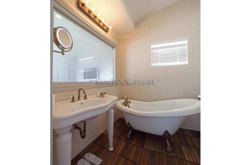 Готель Louis Luxury Suite Appartements, 4★