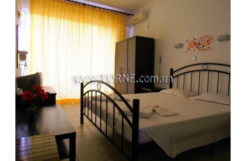 Готель Loutanis Hotel, 3★