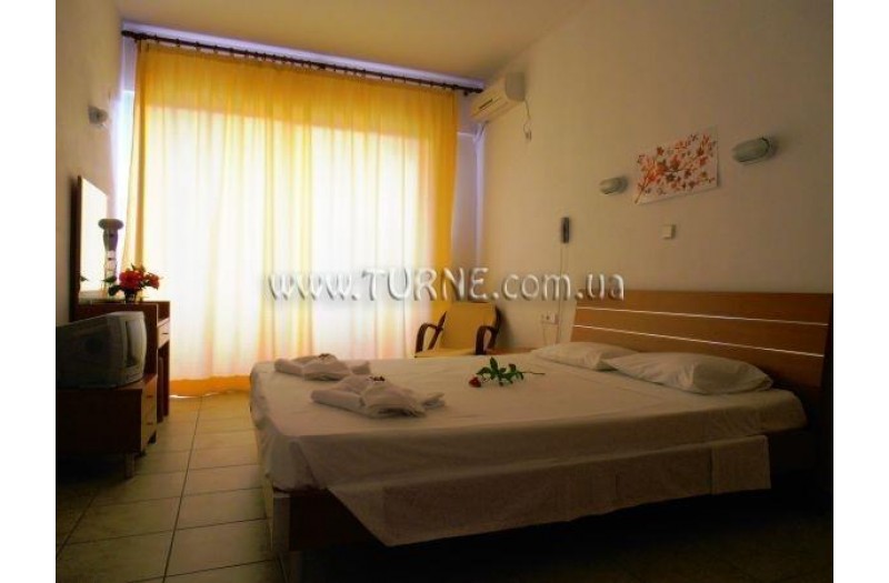 Готель Loutanis Hotel, 3★