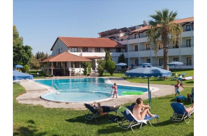 Готель Matoula Beach, 3★