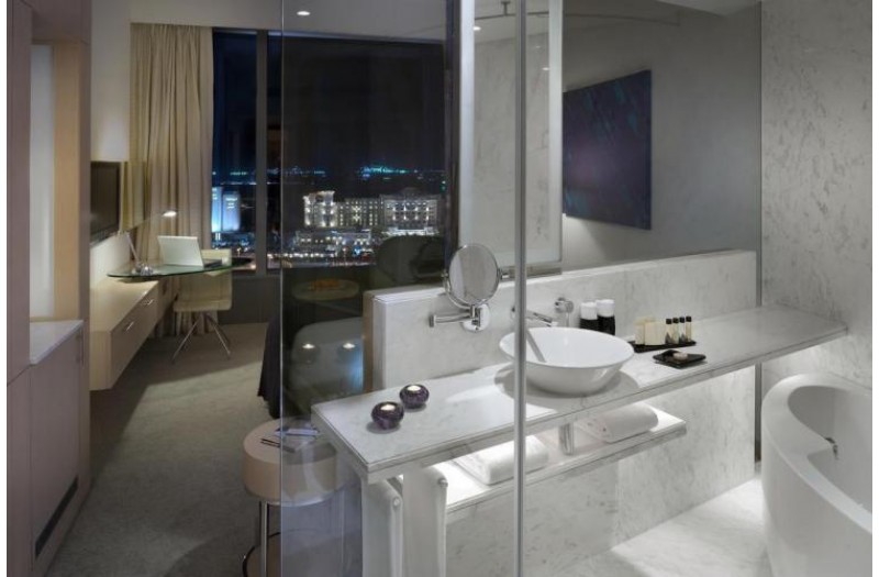 Готель Media One Hotel, 4★ Готель Media One Hotel, 4★