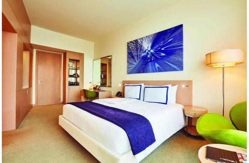 Готель Media One Hotel, 4★ Готель Media One Hotel, 4★