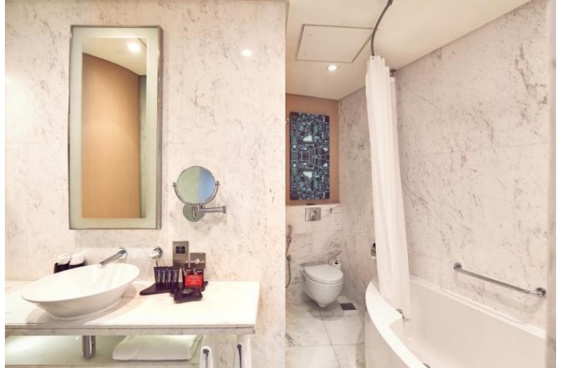 Готель Media One Hotel, 4★ Готель Media One Hotel, 4★