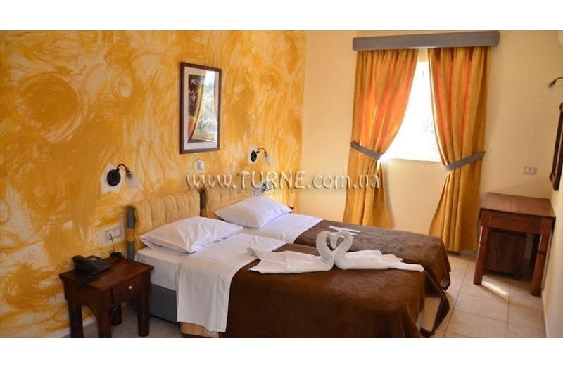 Готель Michalis Apartments, 4★