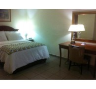 Готель Micro Hotel Condo Suites +, 2★
