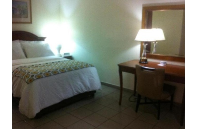 Готель Micro Hotel Condo Suites +, 2★ Готель Micro Hotel Condo Suites +, 2★