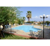 Готель Milos Apartments, 2★
