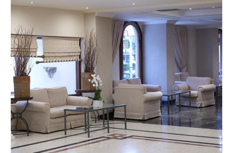 Готель Mitsis Petit Palais, 4★