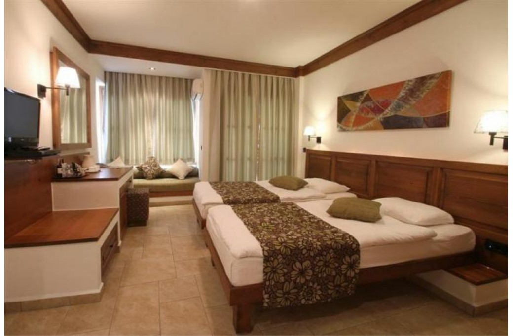 Готель Montana Pine Resort, 4★