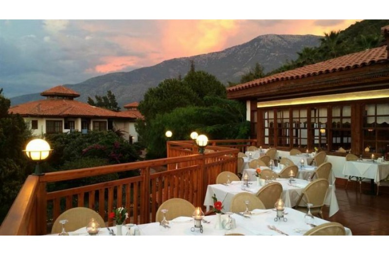 Готель Montana Pine Resort, 4★