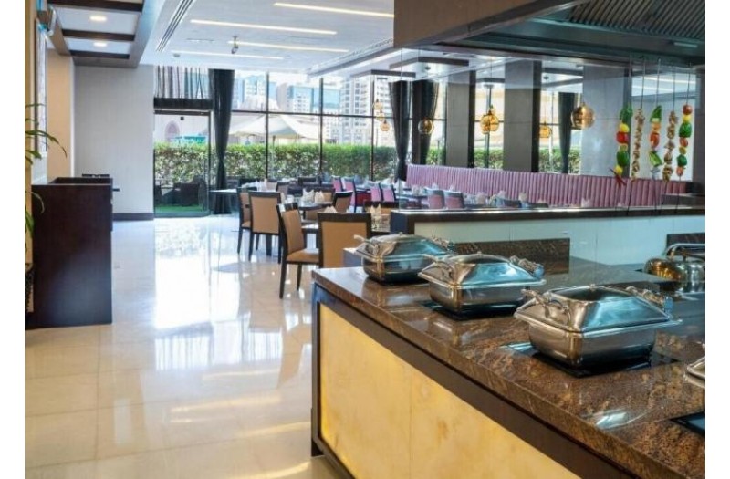 Готель Movenpick Hotel Apartmnts Al Mamzar Dubai, 5★ Готель Movenpick Hotel Apartmnts Al Mamzar Dubai, 5★
