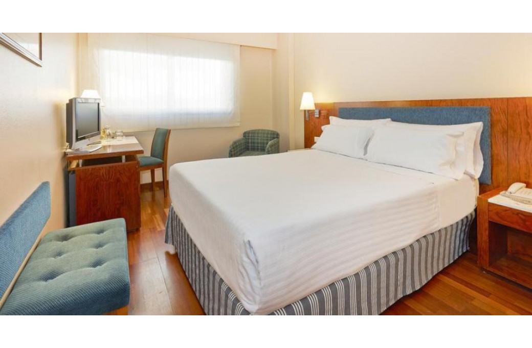 Готель NH Barcelona Entenza (ex. NH Sants Center NH Forum), 3★ Готель NH Barcelona Entenza (ex. NH Sants Center NH Forum), 3★