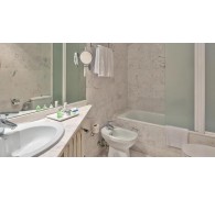 Готель NH Barcelona Entenza (ex. NH Sants Center NH Forum), 3★