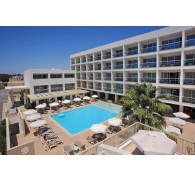 Готель Nelia Gardens, 3★
