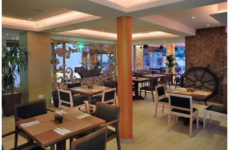 Готель Nelia Gardens, 3★ Готель Nelia Gardens, 3★