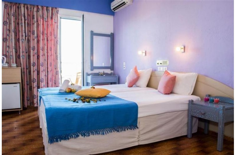 Готель Nikos Hotel, 2★