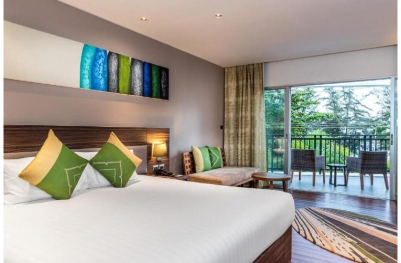 Готель Novotel Phuket Karon Resort & Spa, 4★