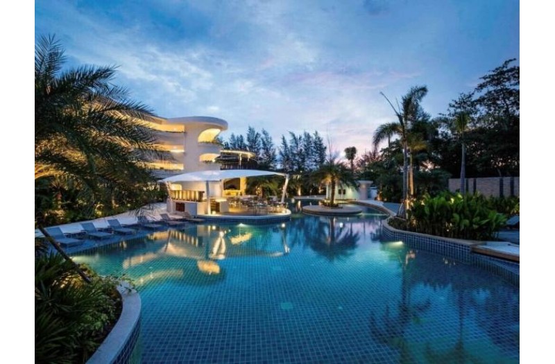 Готель Novotel Phuket Karon Resort & Spa, 4★