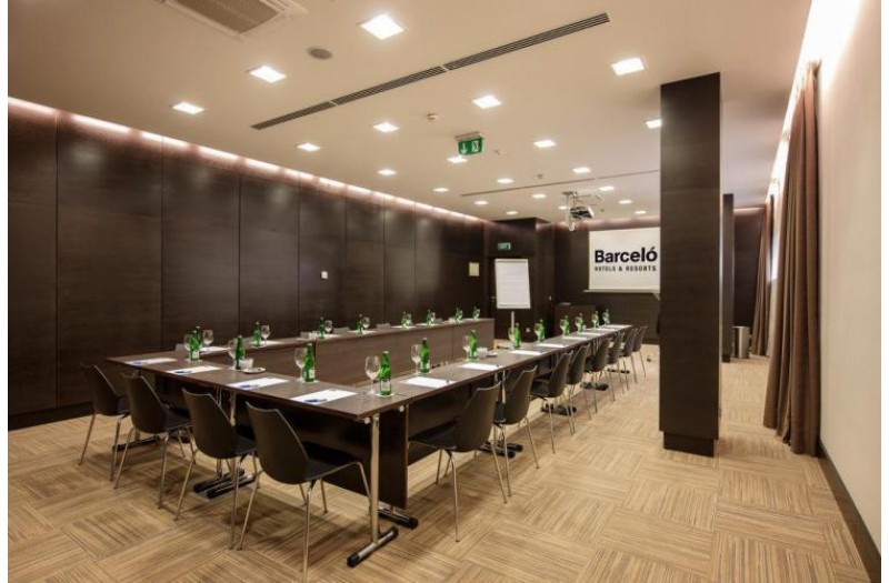 Готель Occidental Praha Five (ex. Barcelo Praha Five), 4★