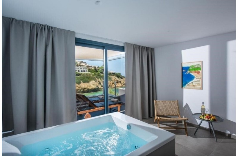 Готель Peninsula Resort & Spa, 4★