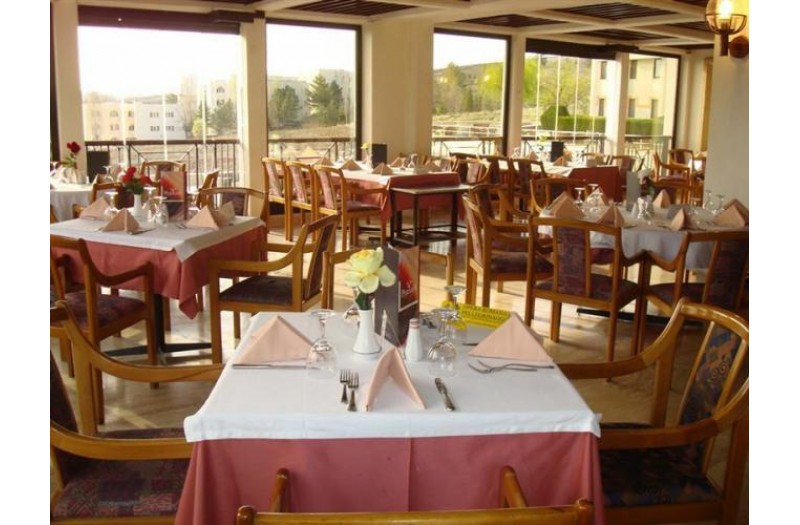 Готель Perissia Hotel & Convention Center, 5★ Готель Perissia Hotel & Convention Center, 5★