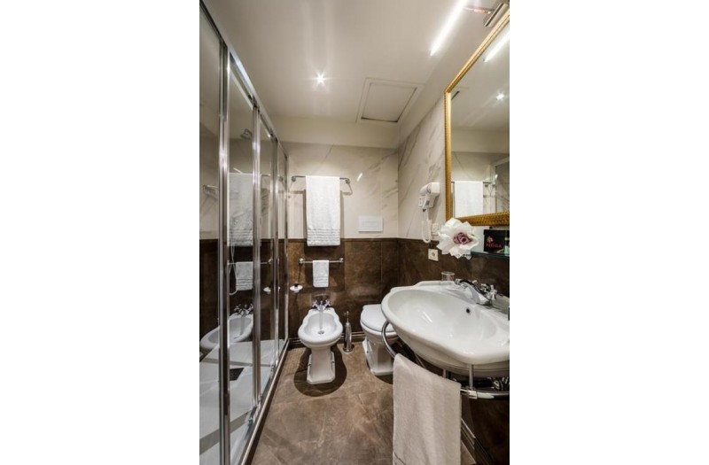 Готель Plazza Hotel Lucchesi, 4★ Готель Plazza Hotel Lucchesi, 4★