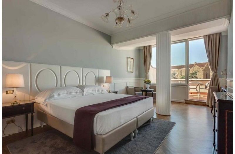 Готель Plazza Hotel Lucchesi, 4★ Готель Plazza Hotel Lucchesi, 4★
