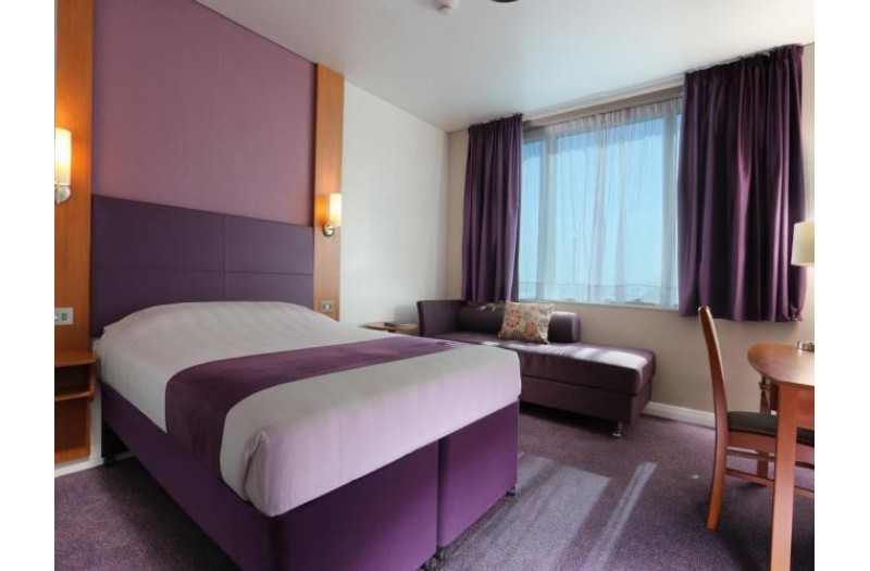 Готель Premier Inn - Dubai Investment Park, 3★
