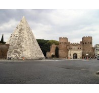 Готель Pyramid, 2★