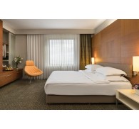 Готель Radisson Blu Conference & Airport, 5★