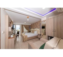 Готель Raimond Hotel, 3★